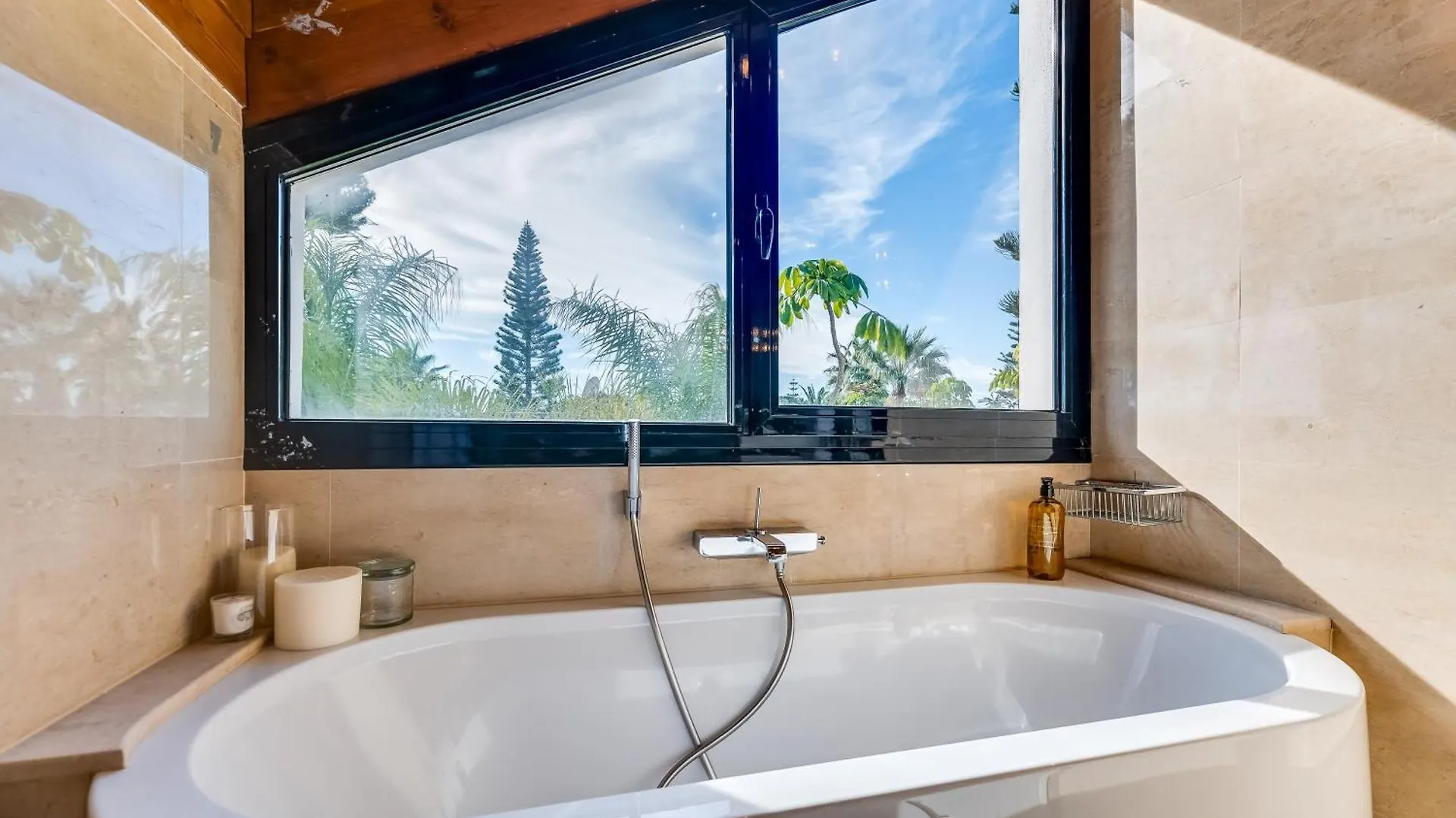 Vacation Marbella I Villa La Cabane, Prestige, Heated Pool, 300M To The Beach Spanien